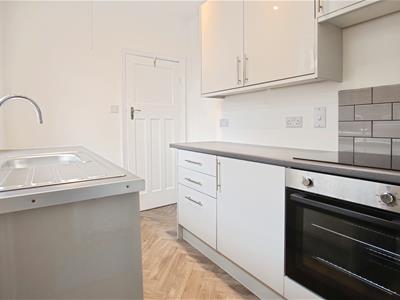FITTED KITCHEN